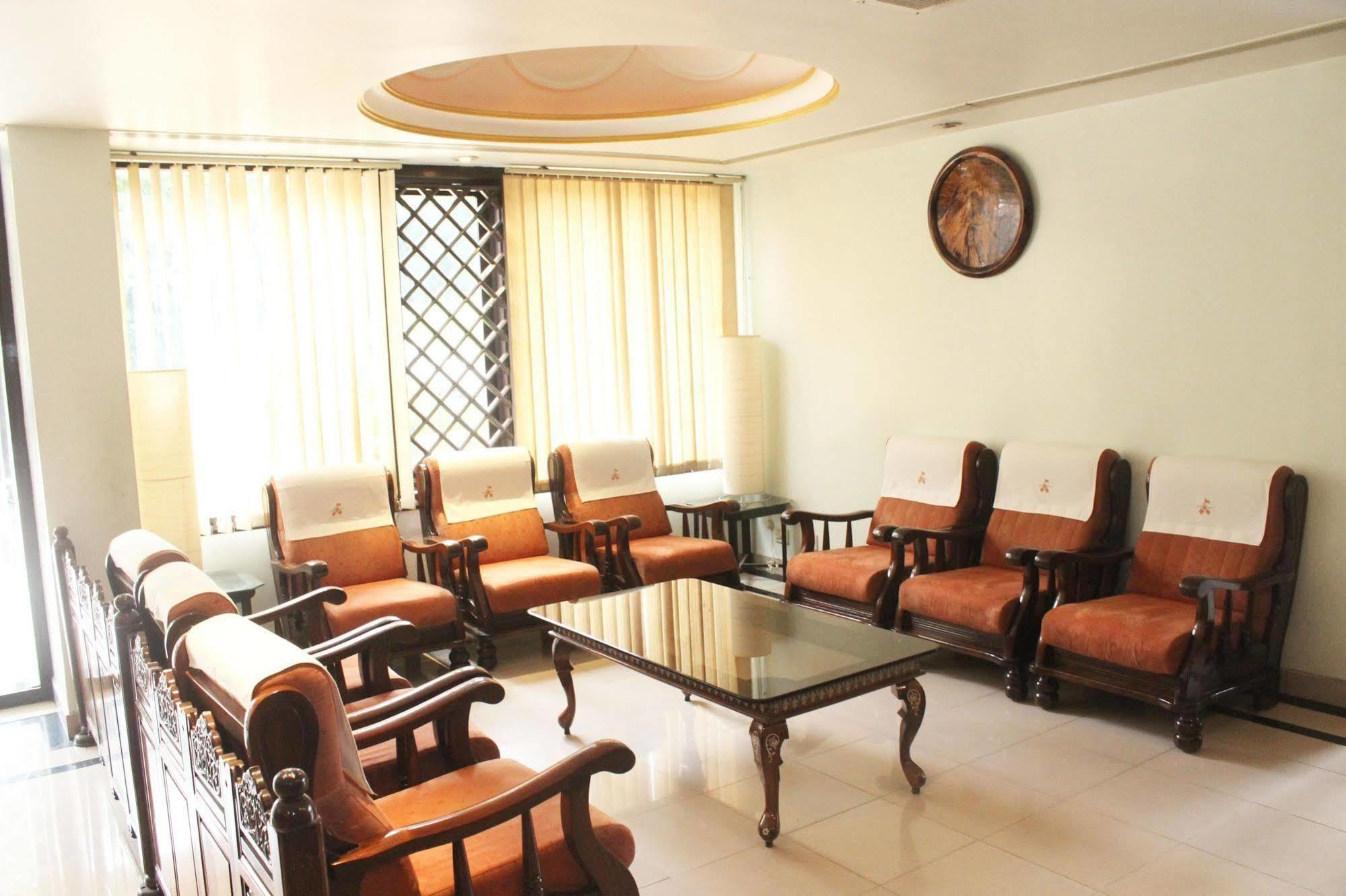 Treebo Trend Royal Inn Mysore Ngoại thất bức ảnh